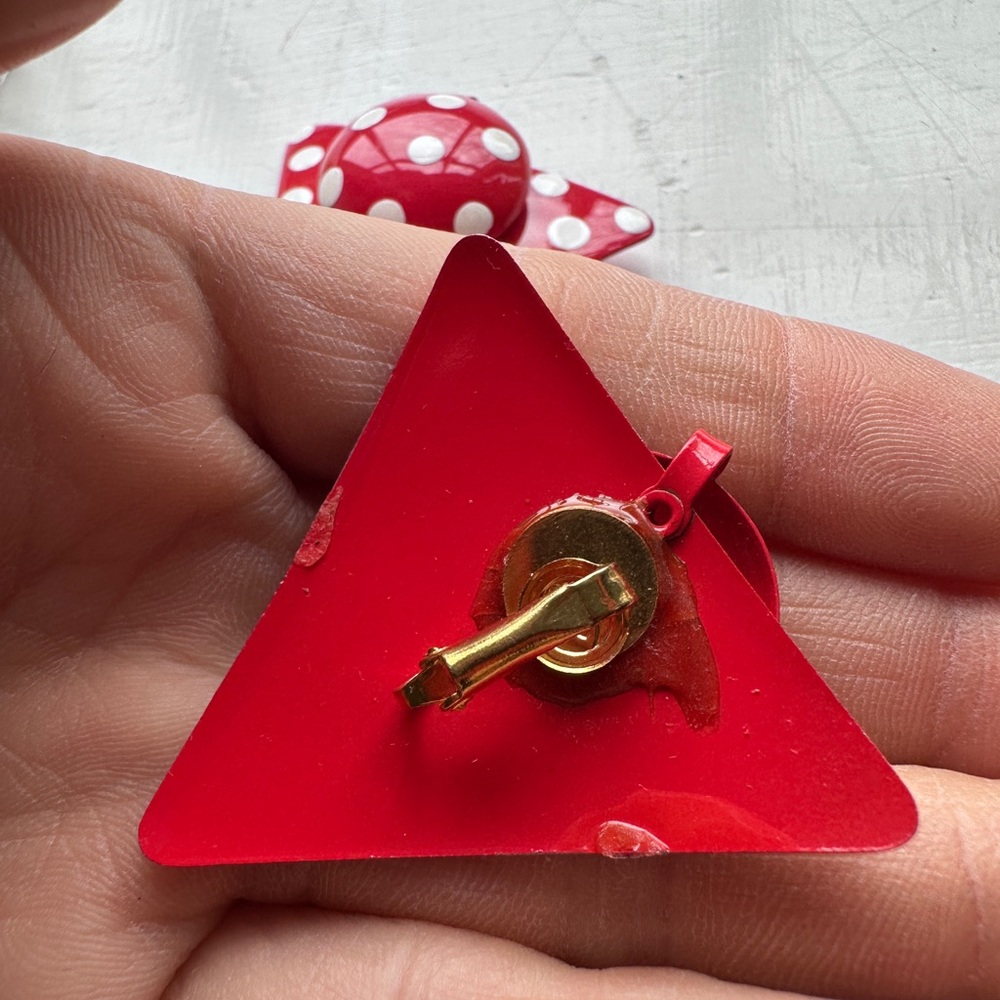 Vtg 80s 90s oversized funky Red white Polka Dot Clip-ons earrings triangle - Picture 8 of 10